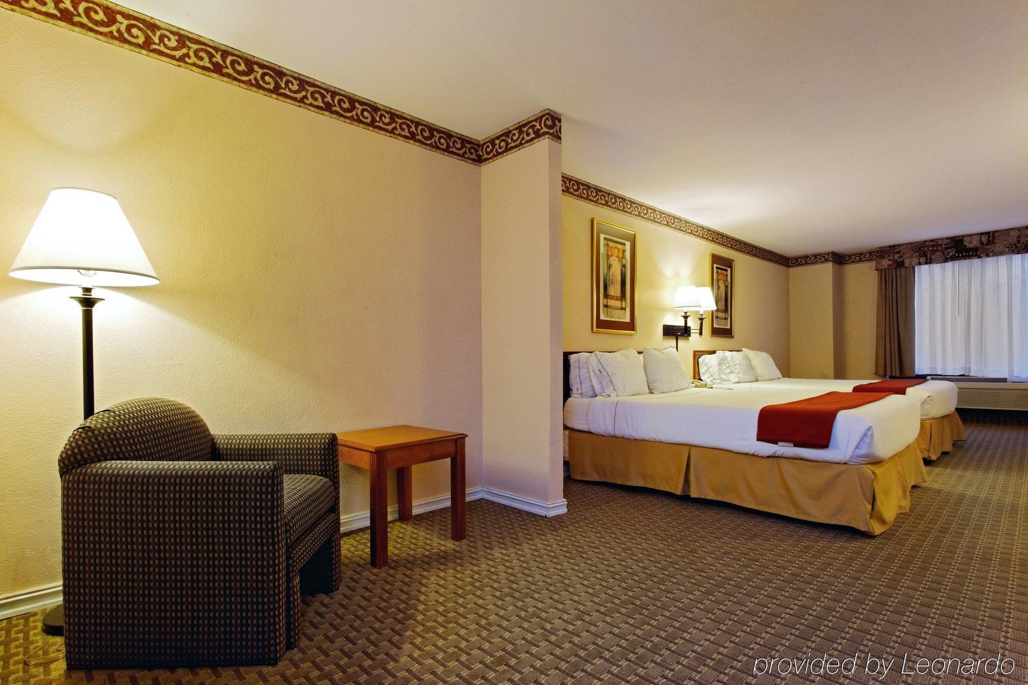 Holiday Inn Express North Tyler Extérieur photo