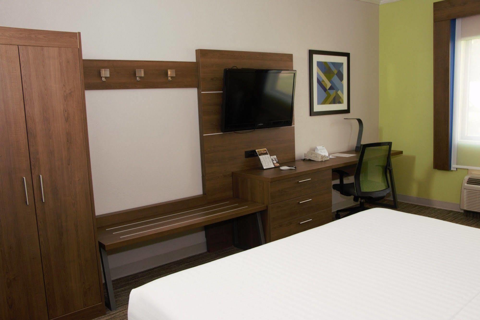 Holiday Inn Express North Tyler Extérieur photo