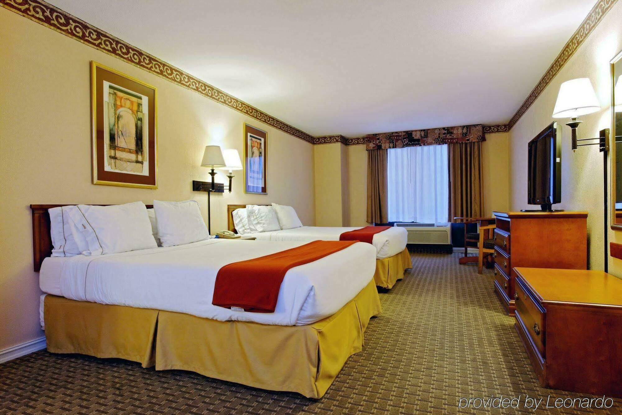 Holiday Inn Express North Tyler Extérieur photo