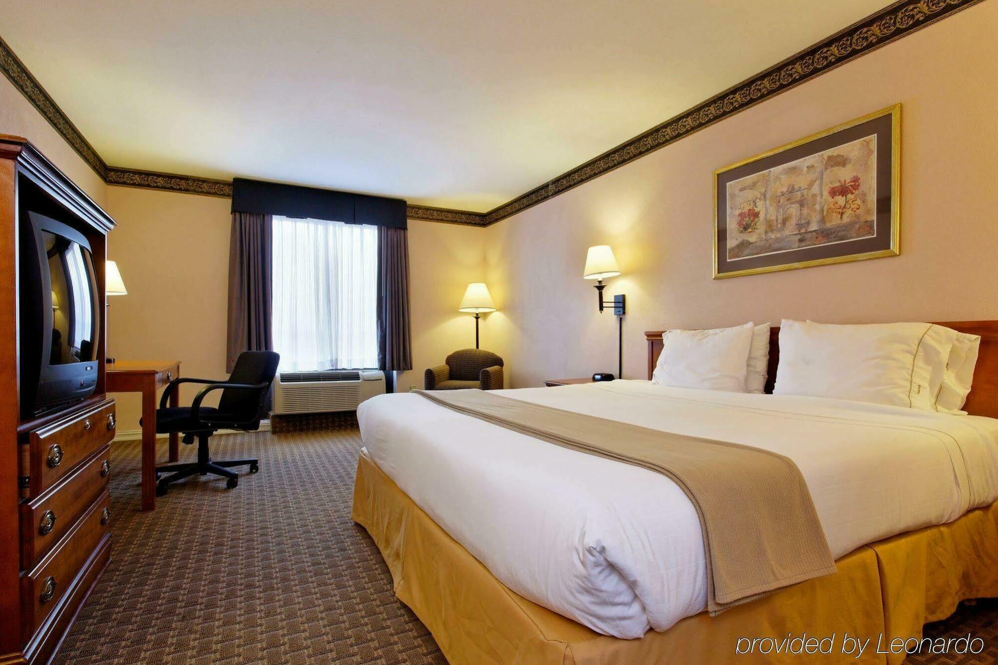 Holiday Inn Express North Tyler Extérieur photo