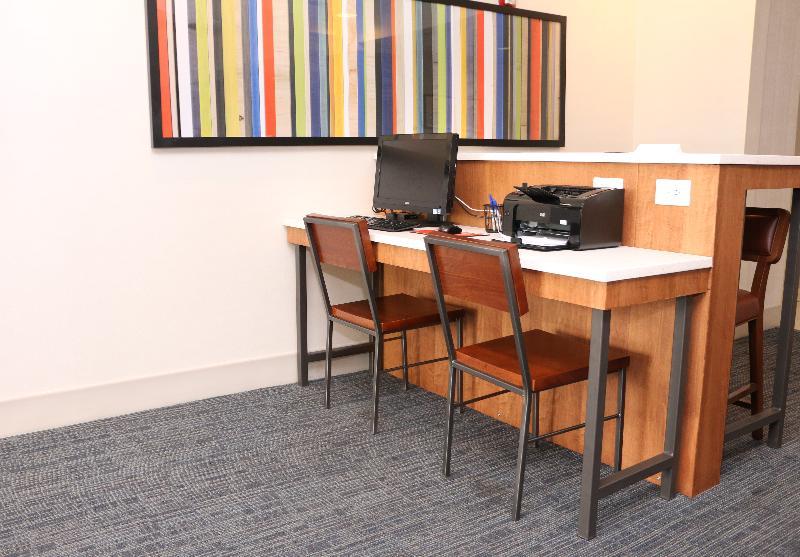 Holiday Inn Express North Tyler Extérieur photo